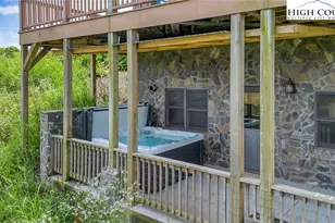 321 Laurel Highlands Dr, Grassy Creek, NC 28631 - Photo 4