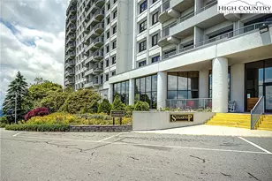 303 Sugar Top Dr, Sugar Mountain, NC 28604 - Photo 2