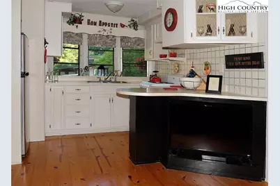 203 Black Pine Road, Linville, NC 28657 - Photo 2