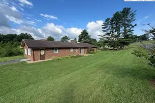 427 J E Gentry Rd, Crumpler, NC 28640 - Photo 4