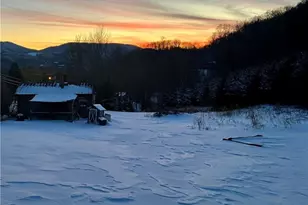 261 Tumbling Brk Dr, Banner Elk, NC 28604 - Photo 6