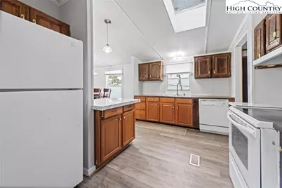 111 Oxford Lane, Blowing Rock, NC 28605 - Photo 22