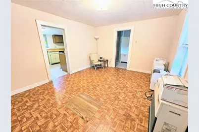 13296 Nc Highway 194, Lansing, NC 28643 - Photo 4