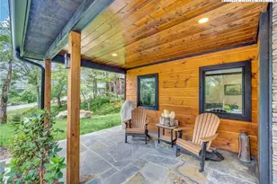 196 Cloud Spring Dr, Sugar Mountain, NC 28604 - Photo 2