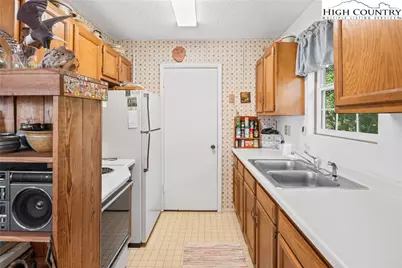 2811 Georges Gap Road, Vilas, NC 28692 - Photo 10