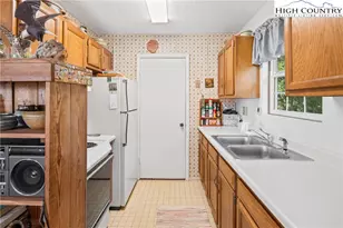 2811 Georges Gap Rd, Vilas, NC 28692 - Photo 10