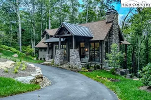 929 Sweetgrass Dr, Blowing Rock, NC 28605 - Photo 2