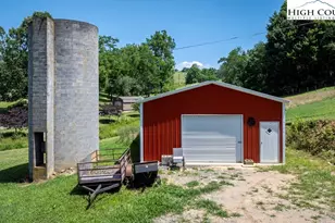 836 Hidden Valley Ln, Independence, VA 24348 - Photo 16