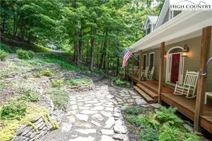 123 Laura Ave, West Jefferson, NC 28694 - Photo 2