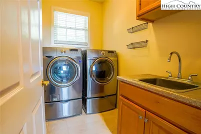 123 Laura Avenue, West Jefferson, NC 28694 - Photo 12