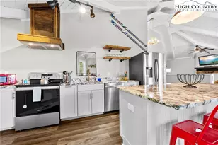 119 Beechwood Ln, Beech Mountain, NC 28604 - Photo 10