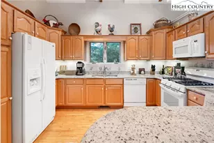 181 Pheasant Ln, Blowing Rock, NC 28605 - Photo 14