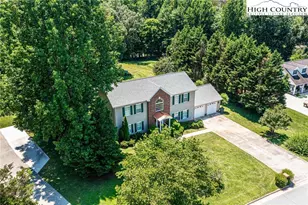 1006 Turnberry St, Lenoir, NC 28645 - Photo 2