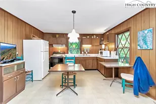 206 Oak Rd, Beech Mountain, NC 28604 - Photo 10