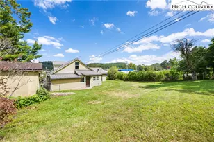 169 Railroad St, Newland, NC 28657 - Photo 18