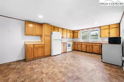 169 Railroad Street, Newland, NC 28657 - Photo 26