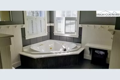 1371 West Buffalo Rd Highway, West Jefferson, NC 28694 - Photo 4