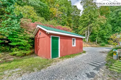 2209 Sugar Mountain 2 Road, Newland, NC 28657 - Photo 4
