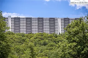 303 Sugar Top Dr, Sugar Mountain, NC 28604 - Photo 2