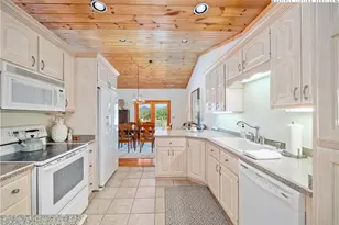 832 Hemlock Dr, Newland, NC 28657 - Photo 8