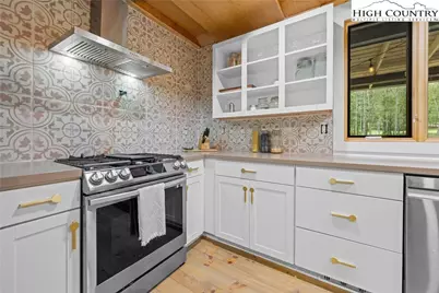 812 Jakes Mountain Road, Deep Gap, NC 28618 - Photo 22