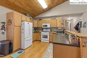 3564 Hickory Nut Gap Rd, Newland, NC 28657 - Photo 8