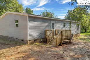 324 Center Ln, Thurmond, NC 28683 - Photo 8