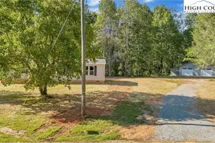 324 Center Ln, Thurmond, NC 28683 - Photo 12