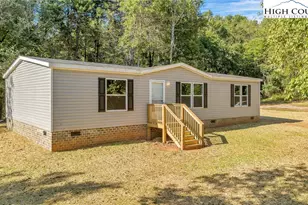 324 Center Ln, Thurmond, NC 28683 - Photo 2