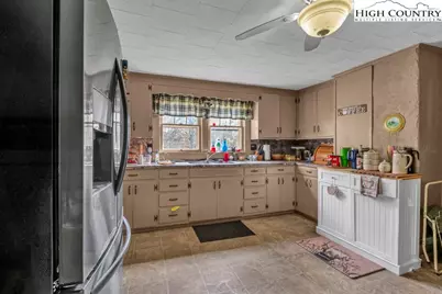 1068 Laurel Branch Road, Vilas, NC 28692 - Photo 4