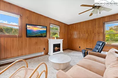 1044 US Hwy 321, Sugar Grove, NC 28679 - Photo 32