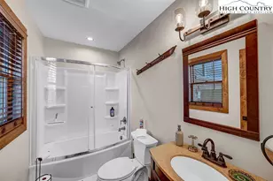 428 Cloud Springs Dr, Sugar Mountain, NC 28604 - Photo 18
