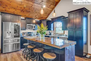 428 Cloud Springs Dr, Sugar Mountain, NC 28604 - Photo 22