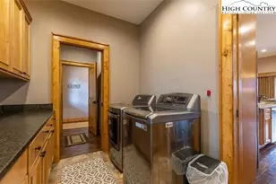 7 Eagle Vlg Cir, Banner Elk, NC 28604 - Photo 12