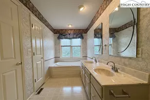 11325 Glade Valley Rd, Ennice, NC 28623 - Photo 20