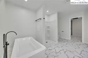 309 W Evergreen St, West Jefferson, NC 28694 - Photo 26