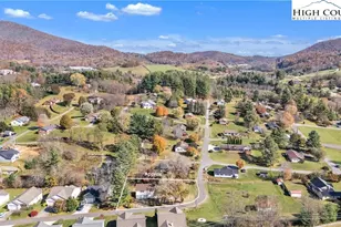 309 W Evergreen St, West Jefferson, NC 28694 - Photo 42