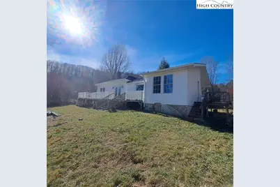 460 Little Elk Road, Elk Park, NC 28622 - Photo 2