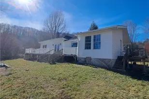 460 Little Elk Rd, Elk Park, NC 28622 - Photo 4