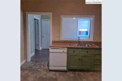 460 Little Elk Road, Elk Park, NC 28622 - Photo 18