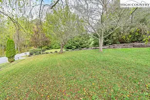 230 Woodbriar Dr, Sugar Grove, NC 28679 - Photo 48