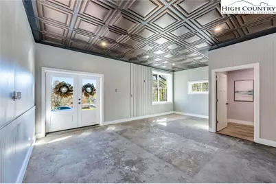 716 N Jefferson Avenue, West Jefferson, NC 28694 - Photo 8