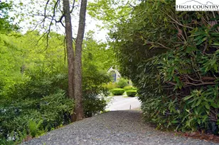 387 Tarry Acres Cir, Blowing Rock, NC 28605 - Photo 38