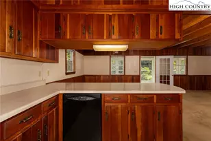 410 River Dr, Warrensville, NC 28693 - Photo 20