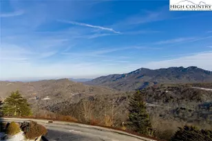 303 Sugar Top Dr, Sugar Mountain, NC 28604 - Photo 18