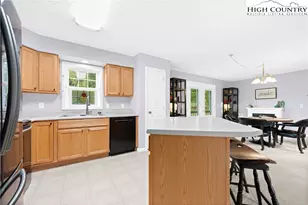 132 Carlton Cir, Blowing Rock, NC 28605 - Photo 14