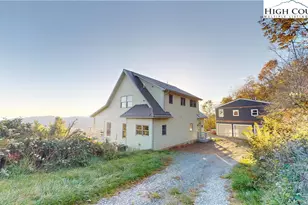 11 Wildflower Ln, Newland, NC 28657 - Photo 2