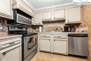 303 Sugar Top Dr, Sugar Mountain, NC 28604 - Photo 12