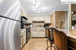 303 Sugar Top Dr, Sugar Mountain, NC 28604 - Photo 10