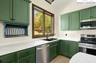 790 Howard Edmisten Rd, Sugar Grove, NC 28679 - Photo 8